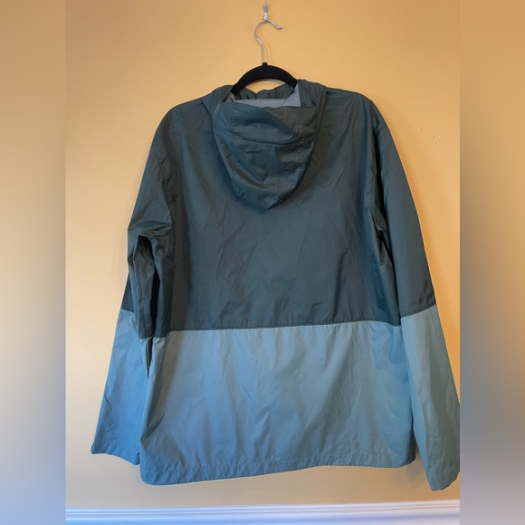 Columbia Men’s Windbreaker - Picture 2 of 7